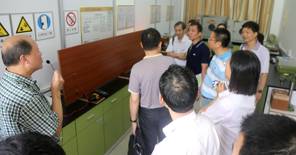 廣東省技術(shù)中心審核組現(xiàn)場審核。.jpg